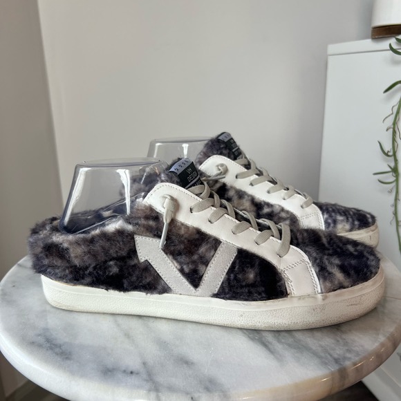 Vintage Havanas Snuggle Faux Fur Mules (Sz 10) - Picture 2 of 8